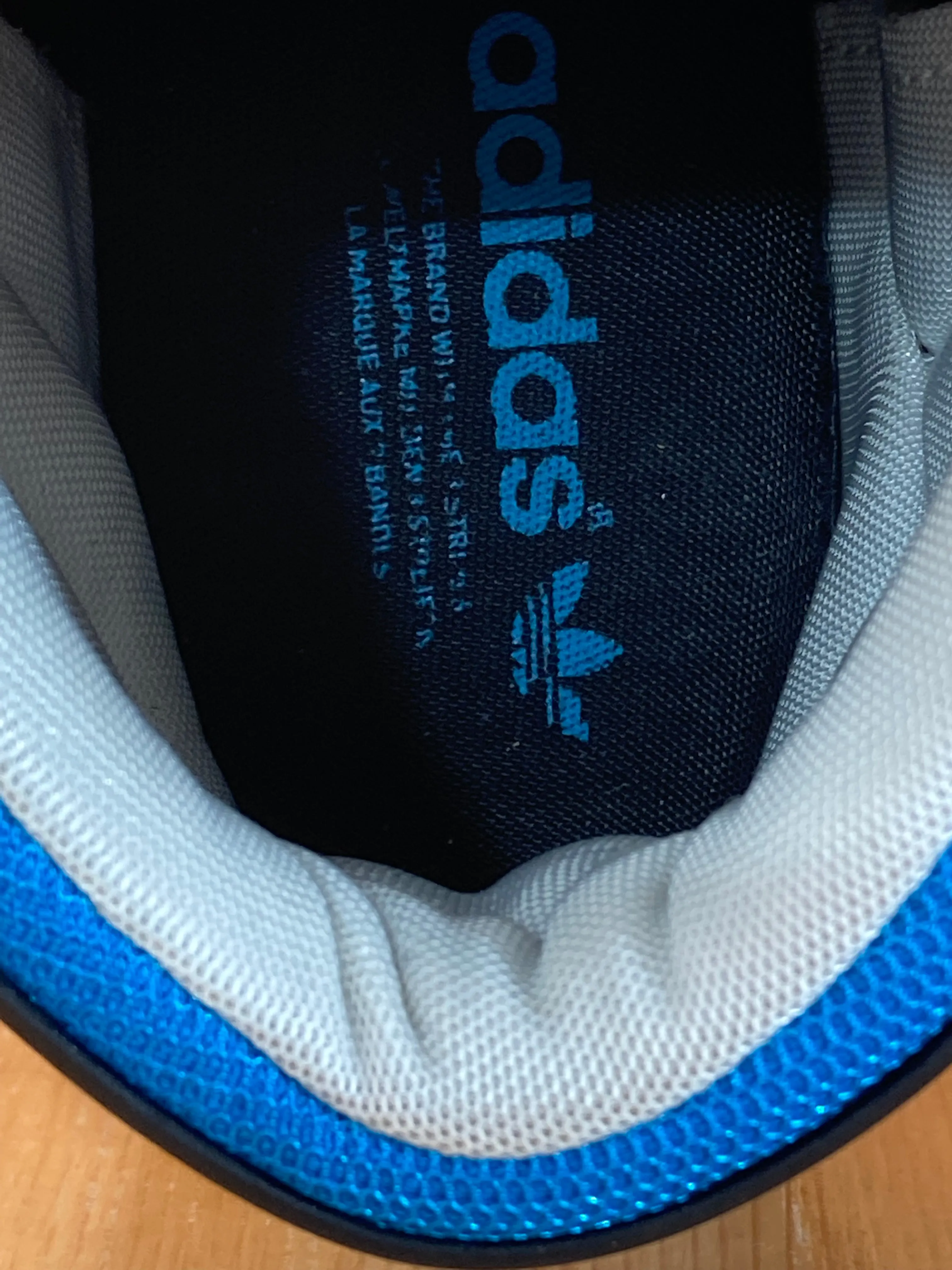 ADIDAS ORIGINALS ROUNDHOUSE Retro Style HTF Black & Turquoise Colorway Men Size 10 Shoes Sneakers G49471 Adidas Ultraboost 23 Shoes