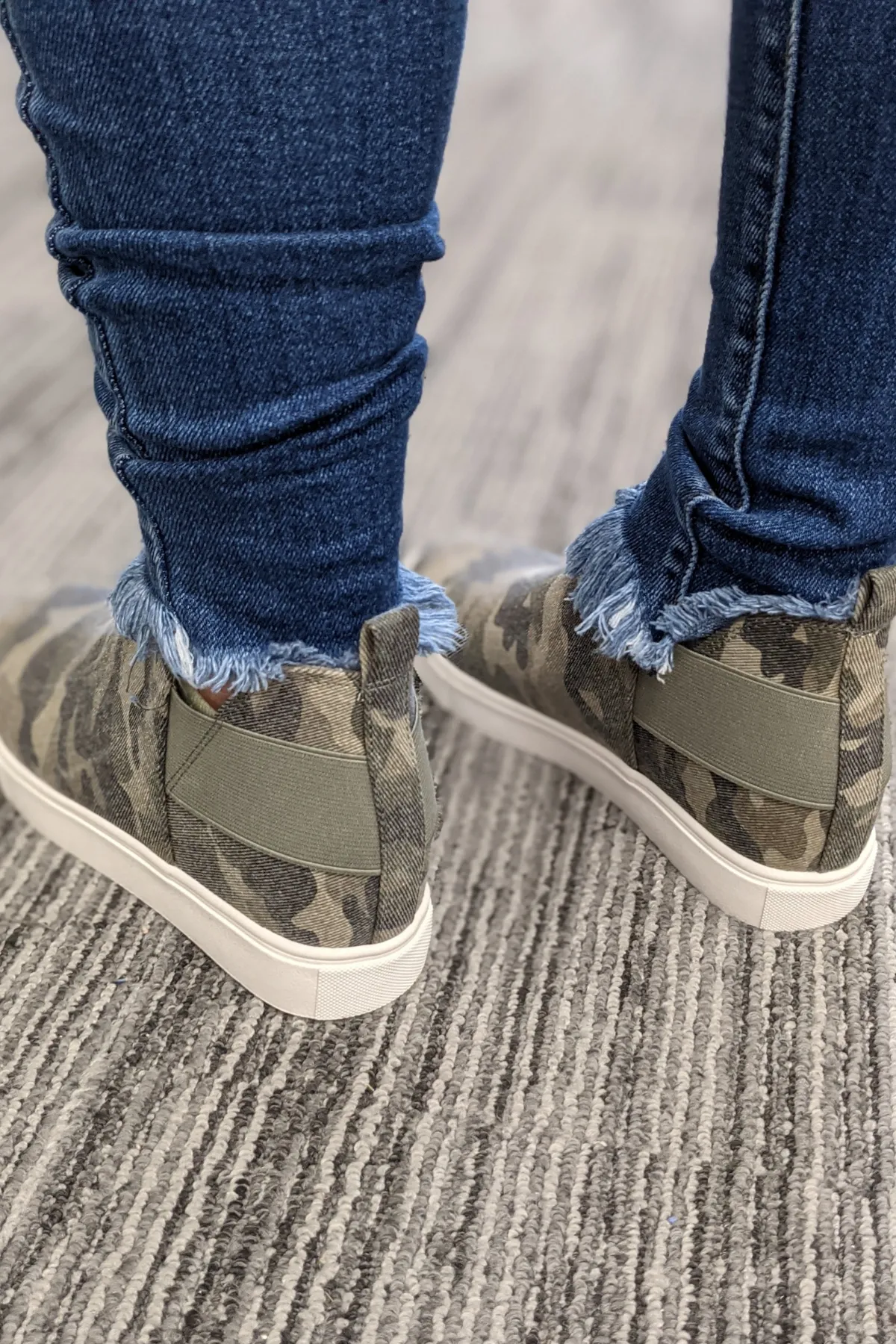 Diana Wedge Sneakers - Camo Sneakers Tennis