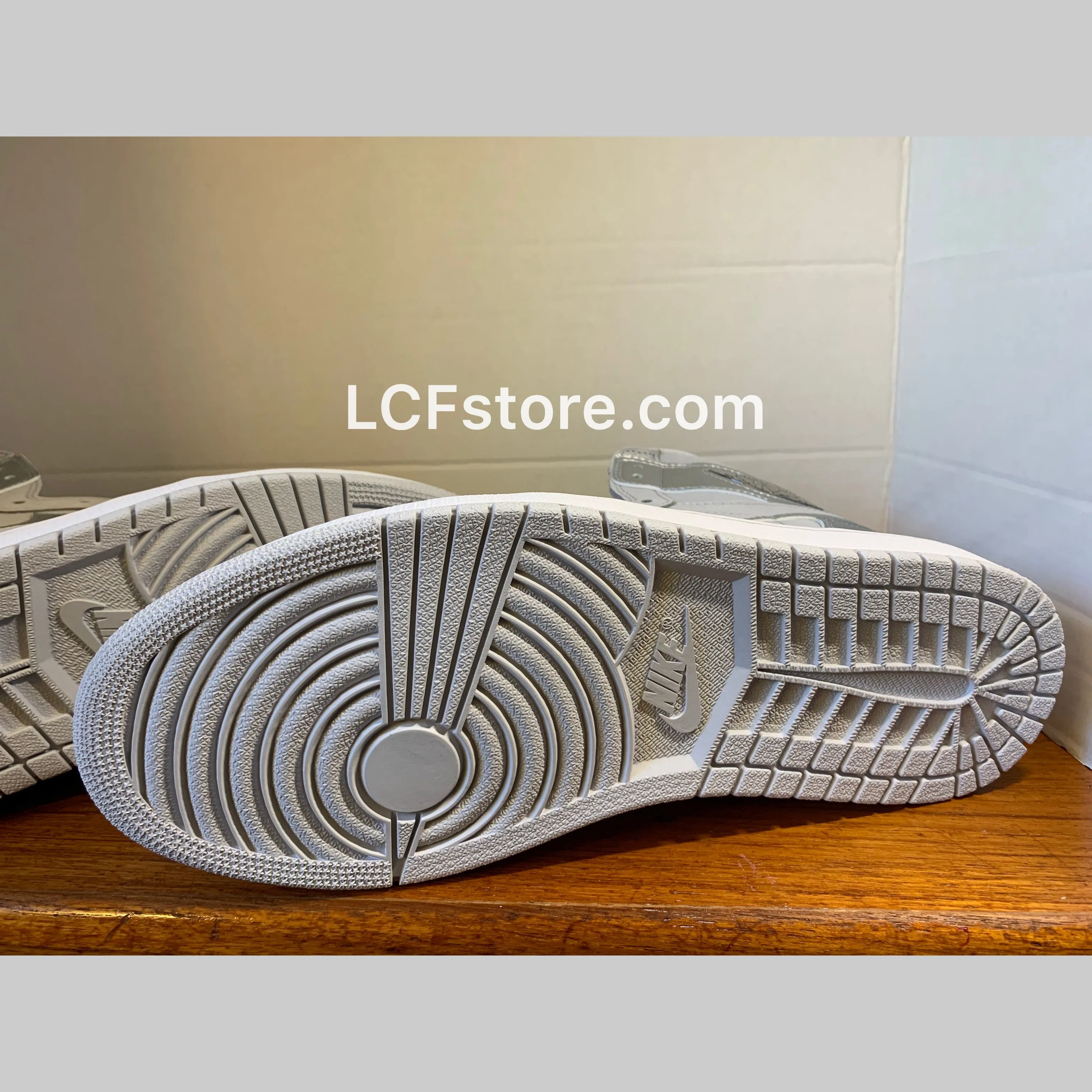 Air Jordan 1 Co.Jp Metallic Silver Asics Gel-cumulus Running Shoes