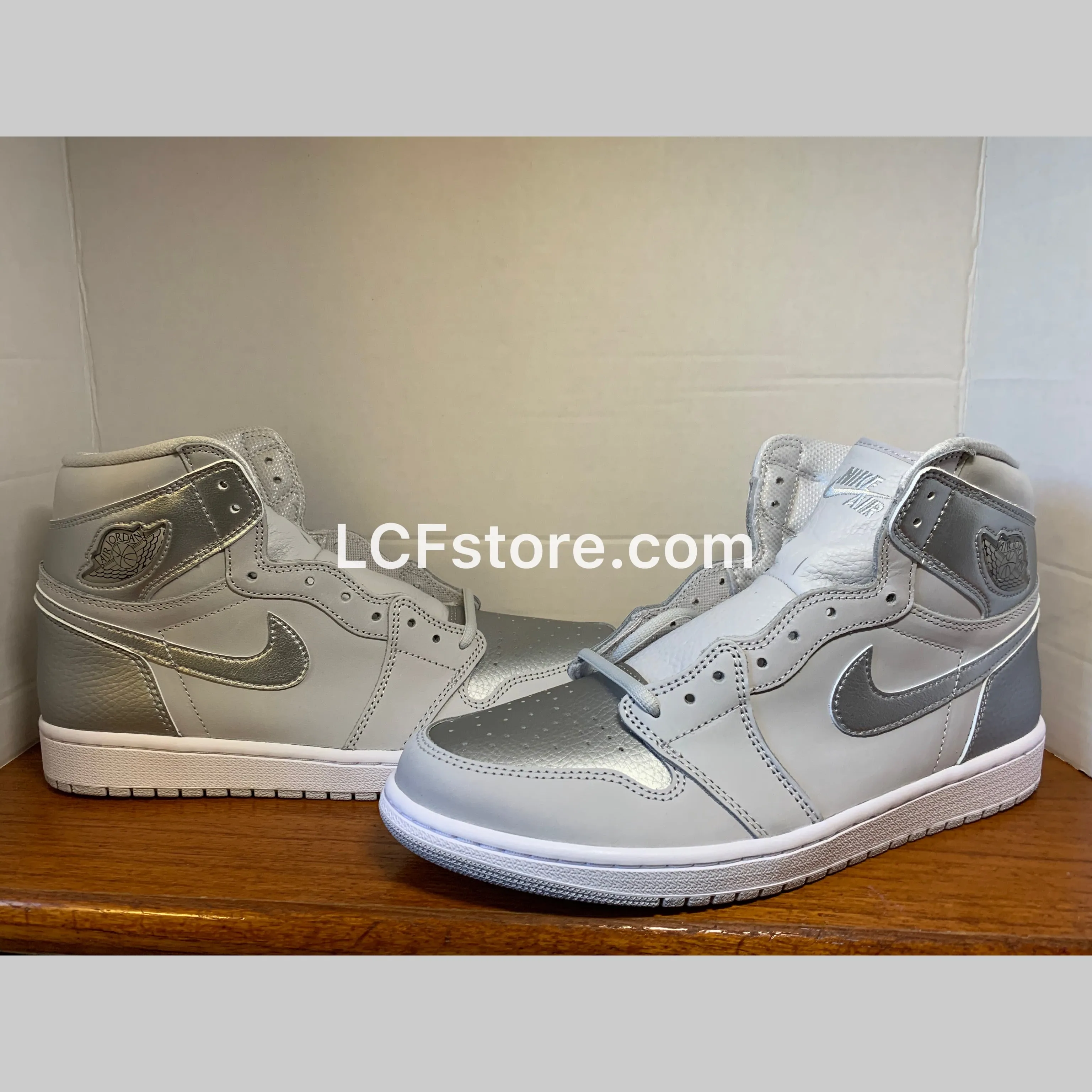 Asics Power Walking Shoes Air Jordan 1 Co.Jp Metallic Silver