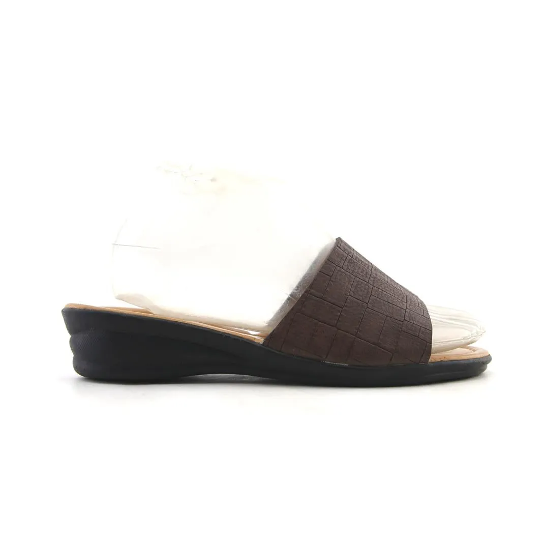 ANNUO . Lam Slippers