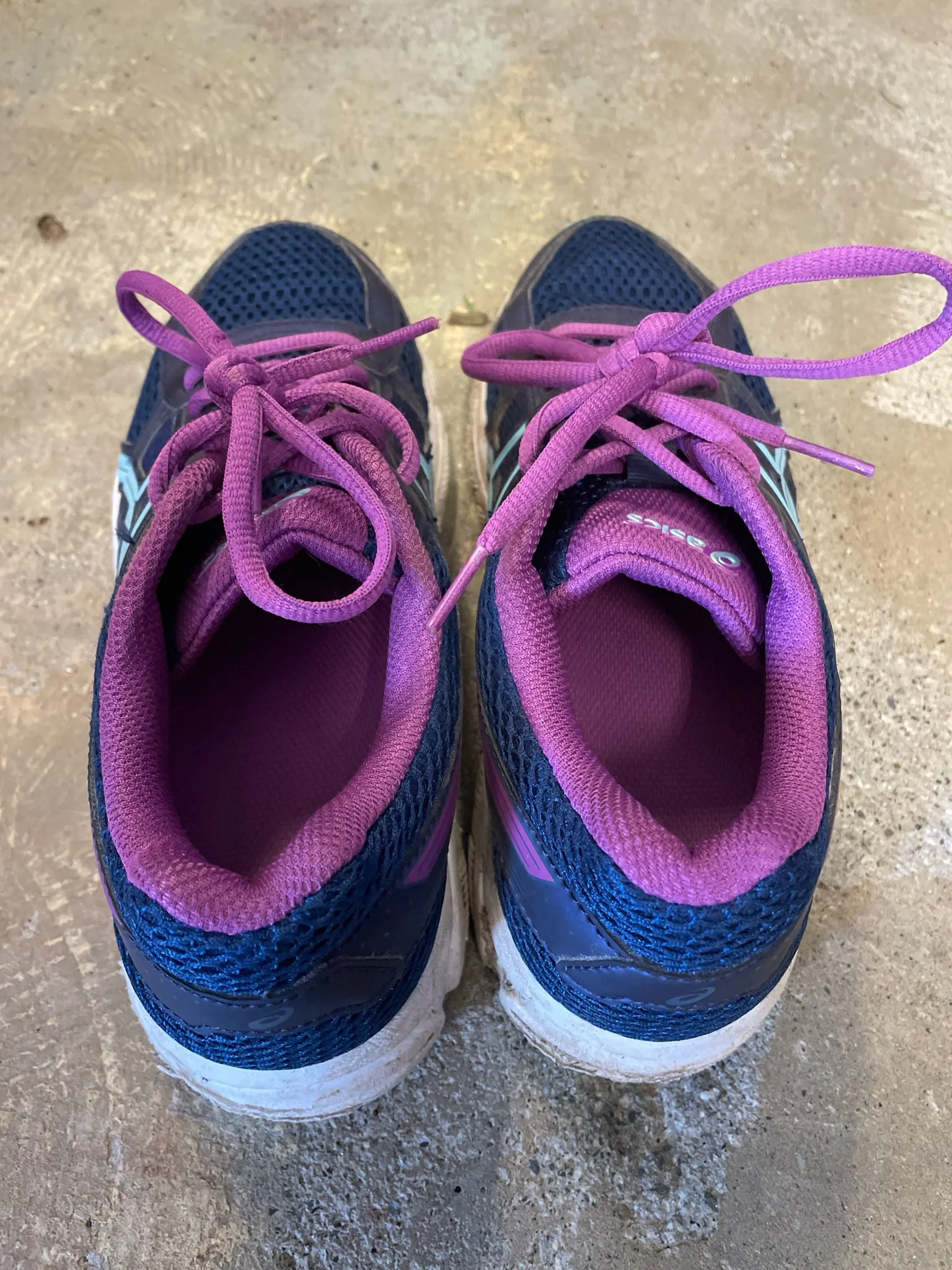 Asics Gel-excite 11 Running Shoes Asics  Trail Running Shoes Girl's 4