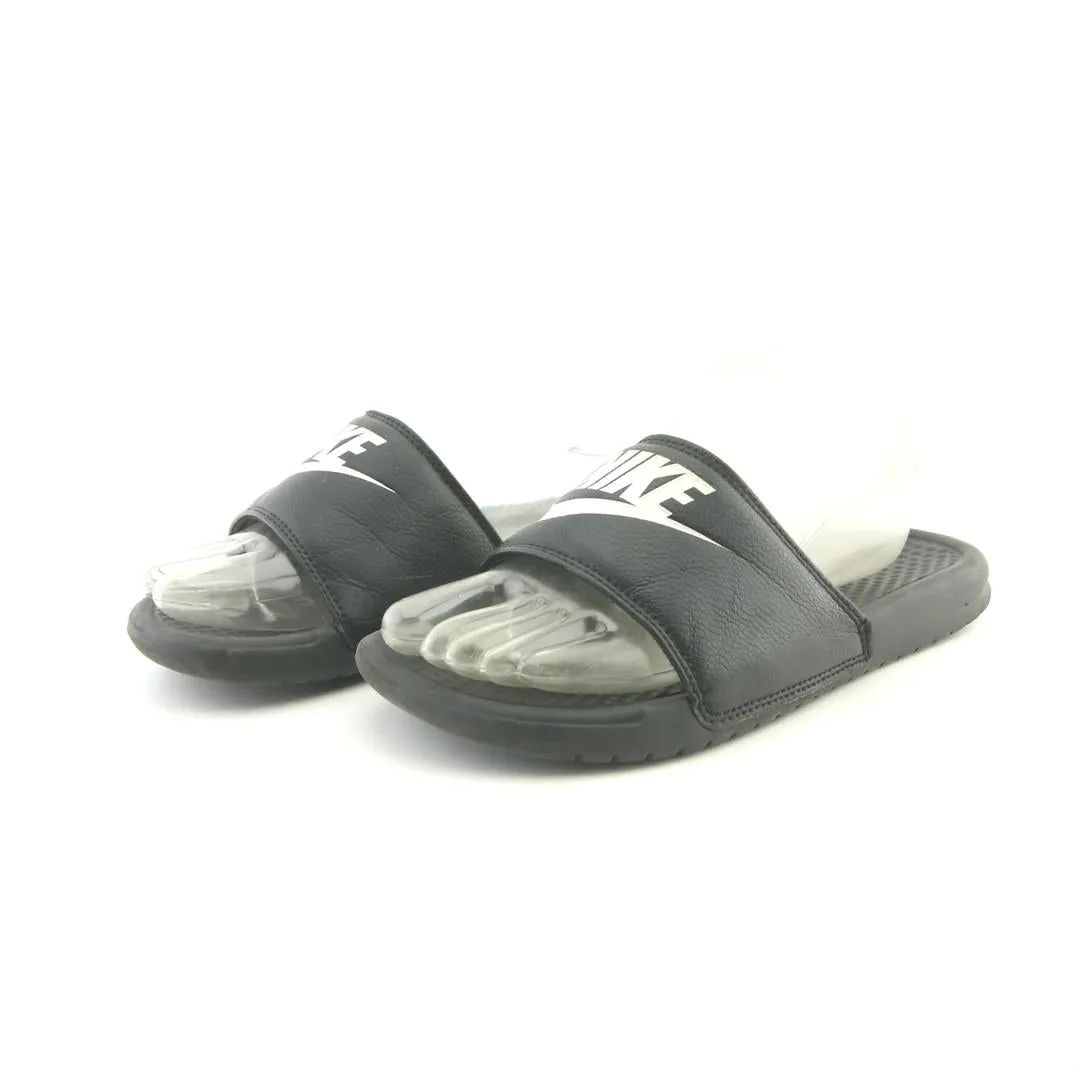 NIKE  BENASSI House Guest Slippers