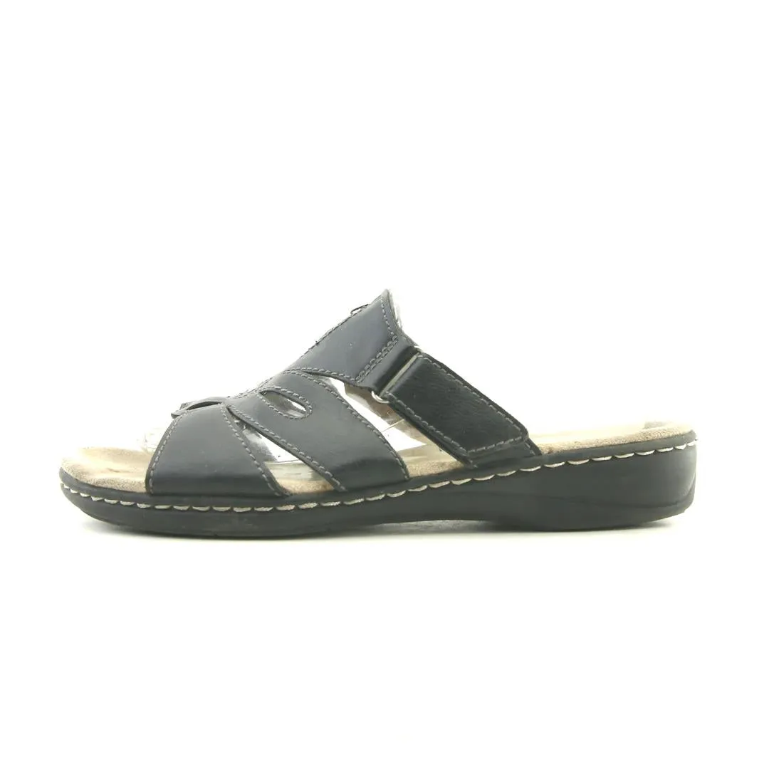 Globe Shoes Slippers CROFT & BARROW PIPER