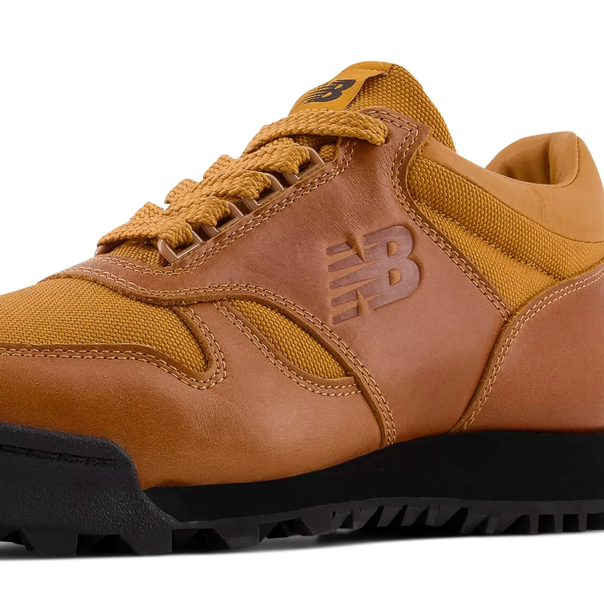 New Balance 9060 Phantom Rich Oak Sneakers New Balance Mens Rainier Low Shoes