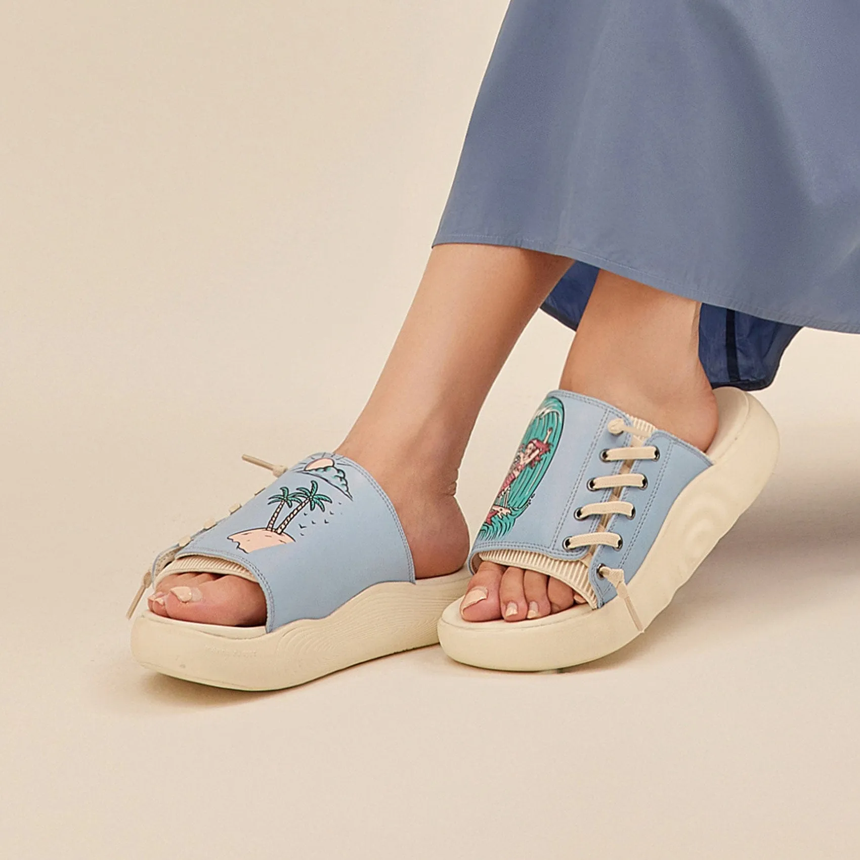 Hold Me Tight Mahon II Women Slip On House Shoes