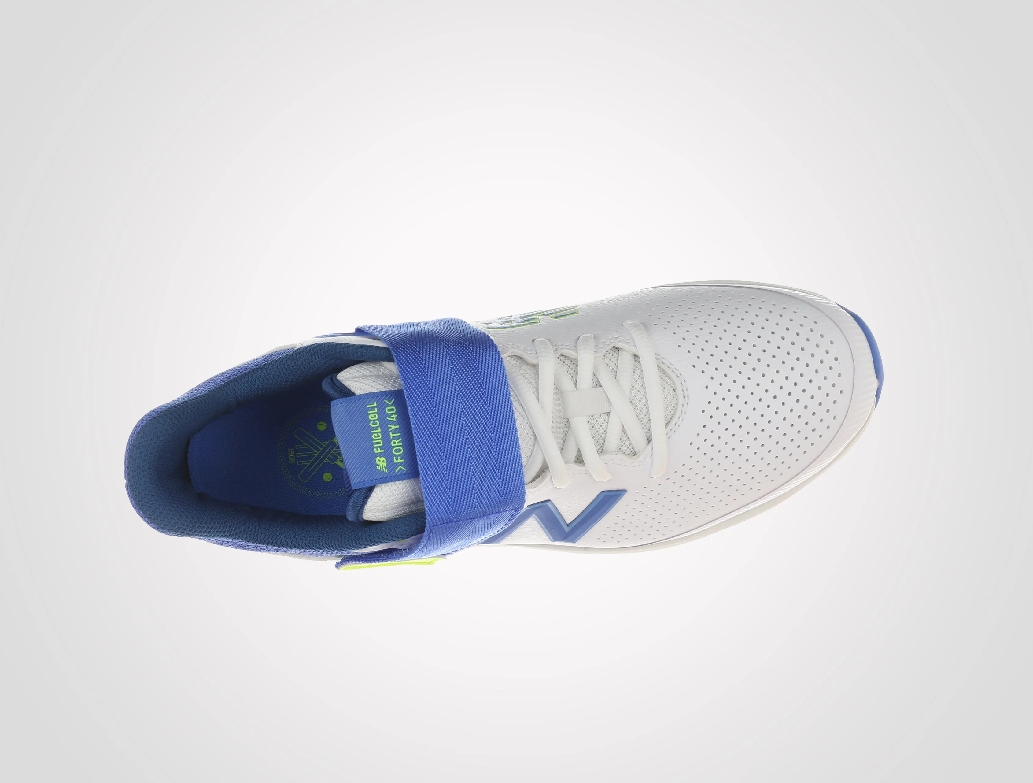 New Balance 1540v3 Women New Balance CK4040W5 Spike Cricket Shoes