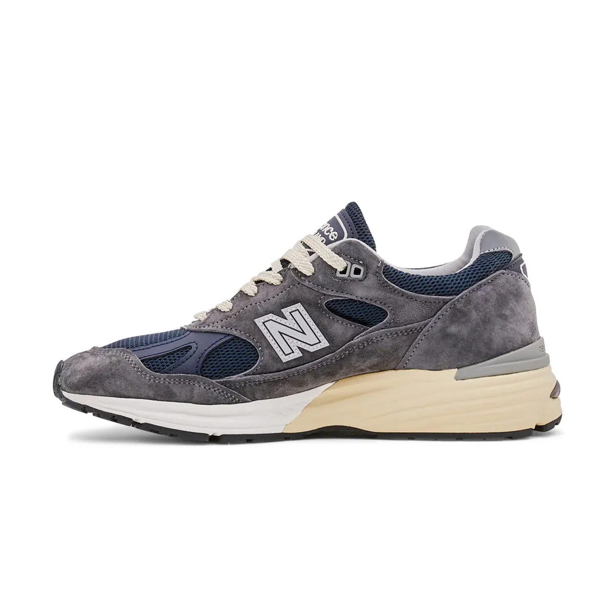 in UK 991 'Dark Gull Grey' New Balance 2002r Cordura