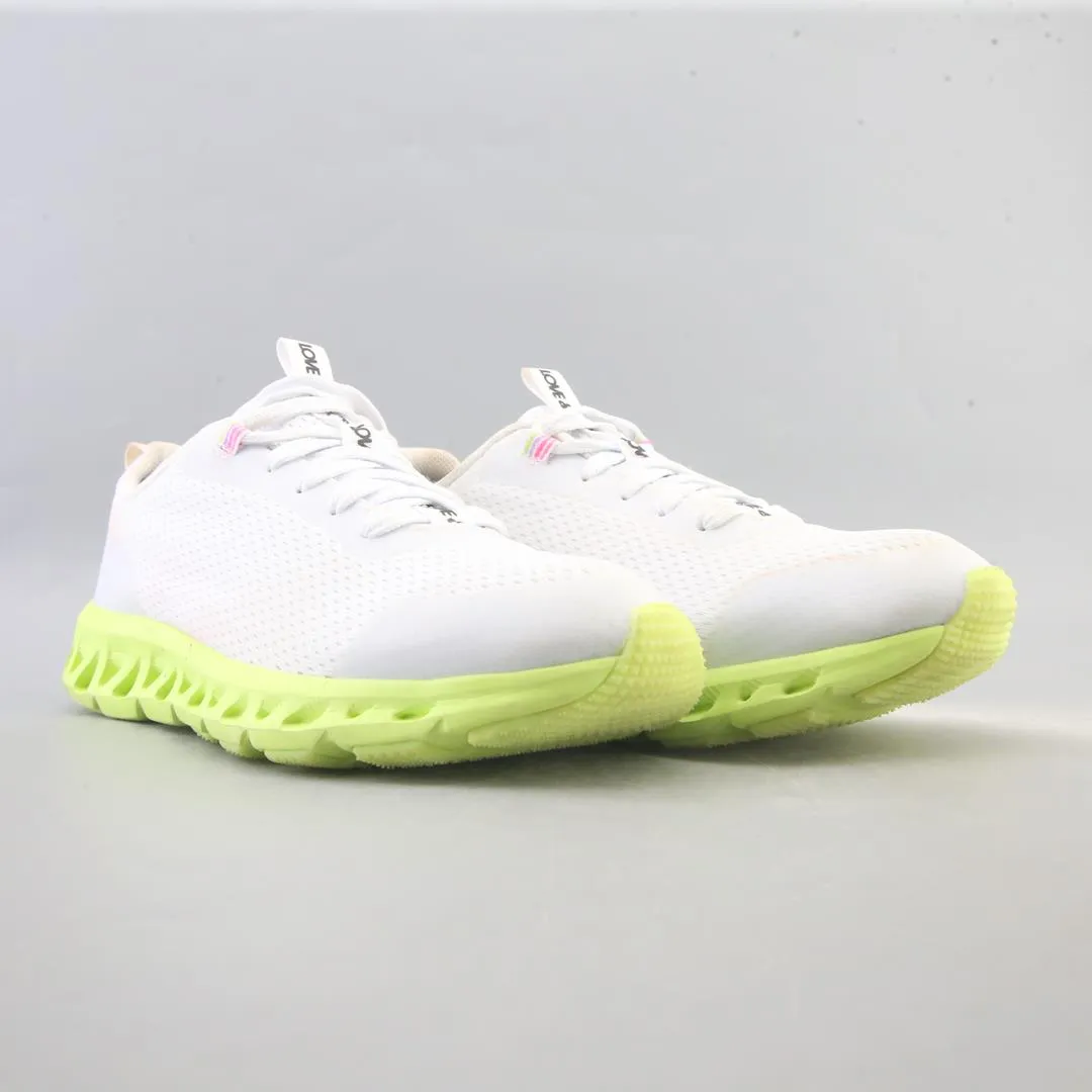 LOVE & SPORTS . 7 Road-running Shoes