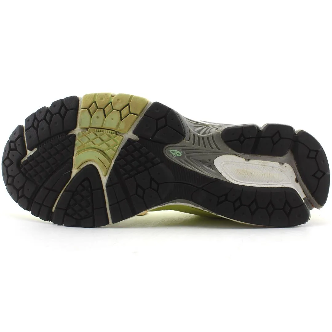 Running Shoes London City NEW BALANCE 2002R