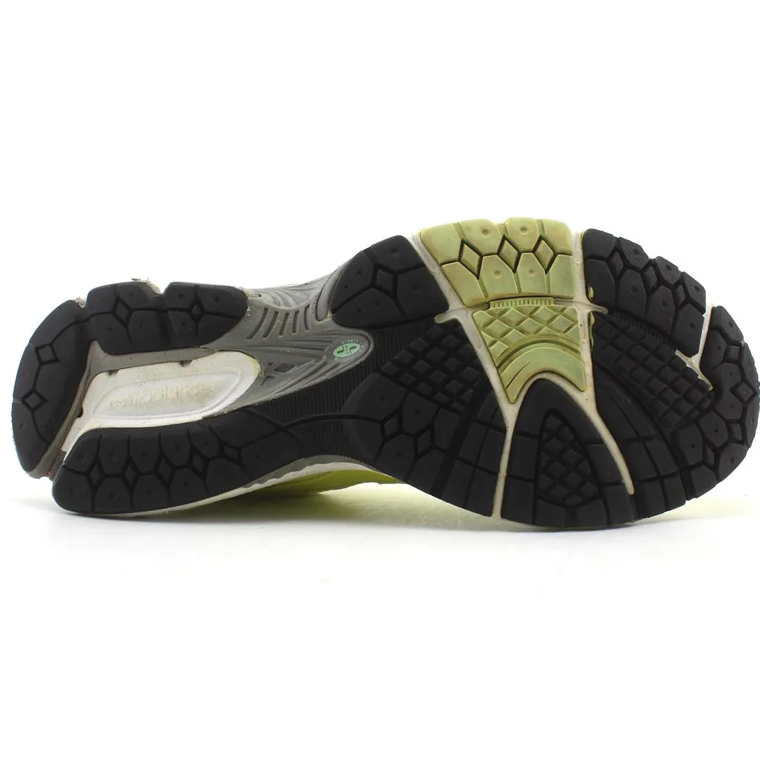 Running Shoes Bristol NEW BALANCE 2002R