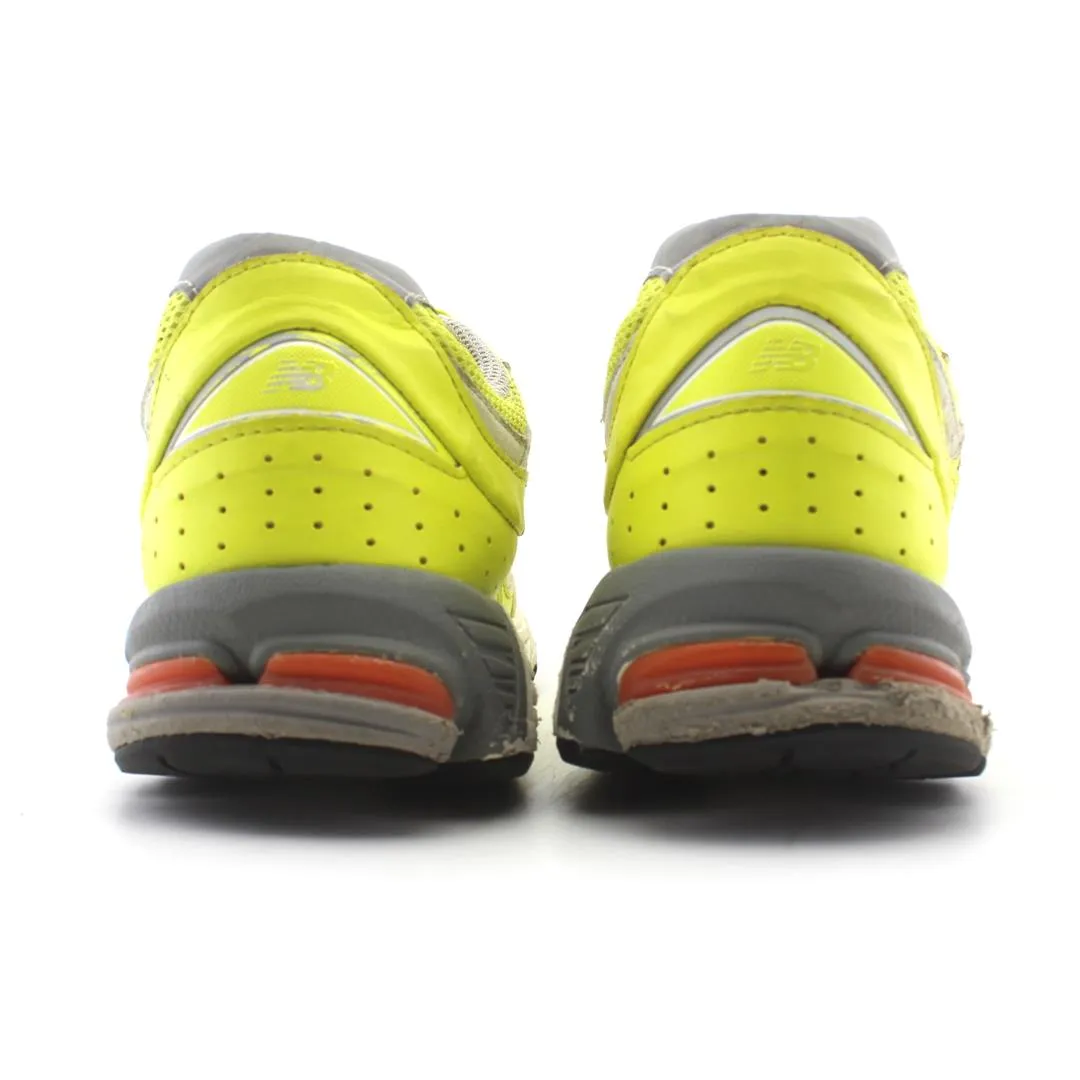 Picking Running Shoes NEW BALANCE 2002R