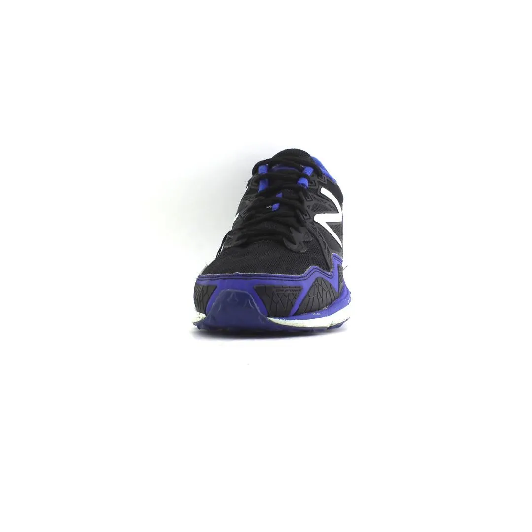 Size 9 Running Shoes NEW BALANCE 910V3