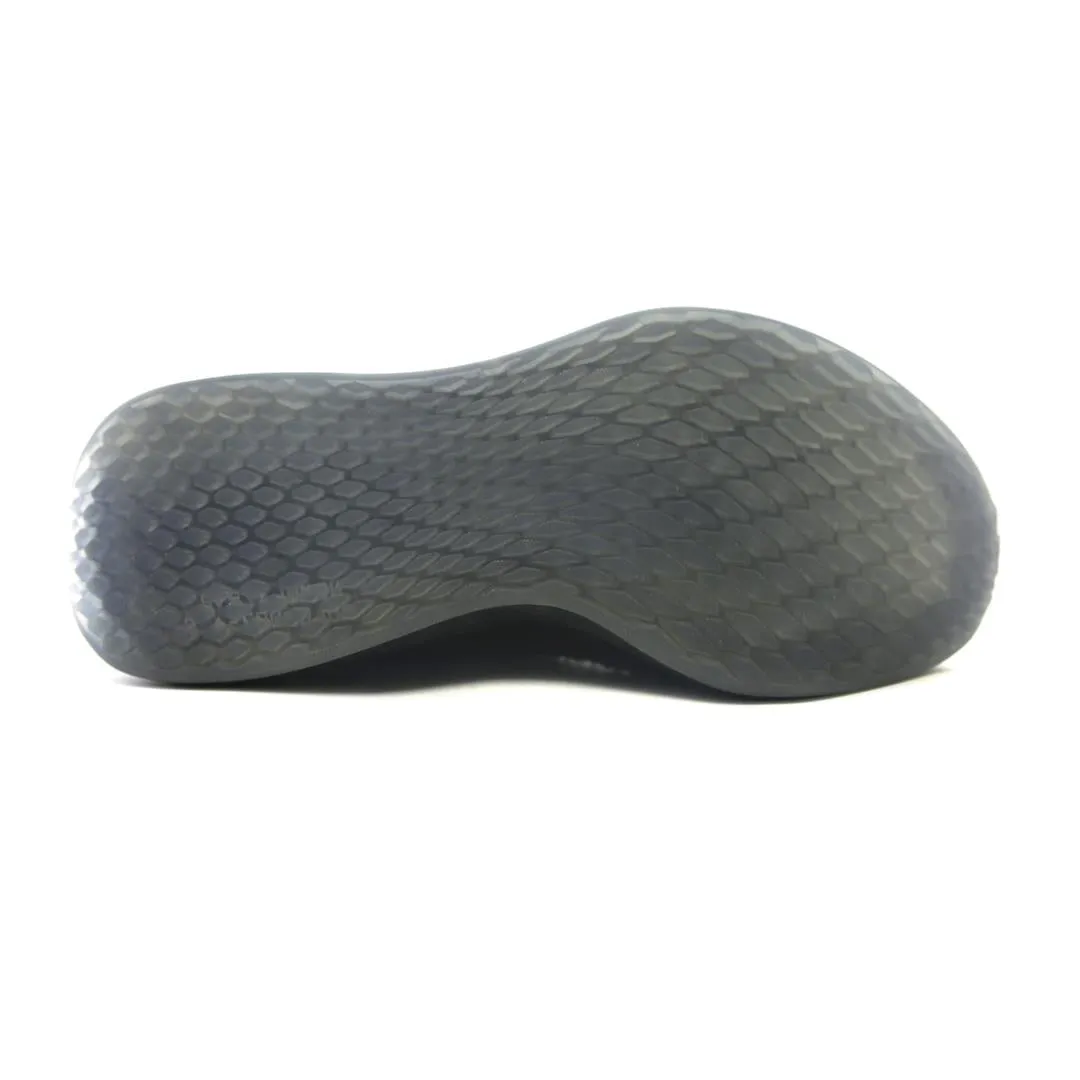 NEW BALANCE FRESH FOAM LAZR V2 Goretex Running Shoe