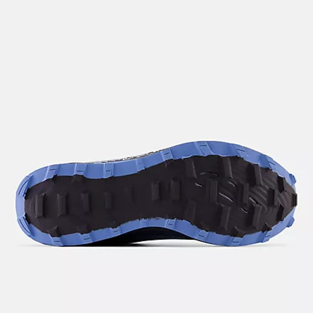 Run On Shoes New Balance FuelCell Summit Unknown v4 - Men's