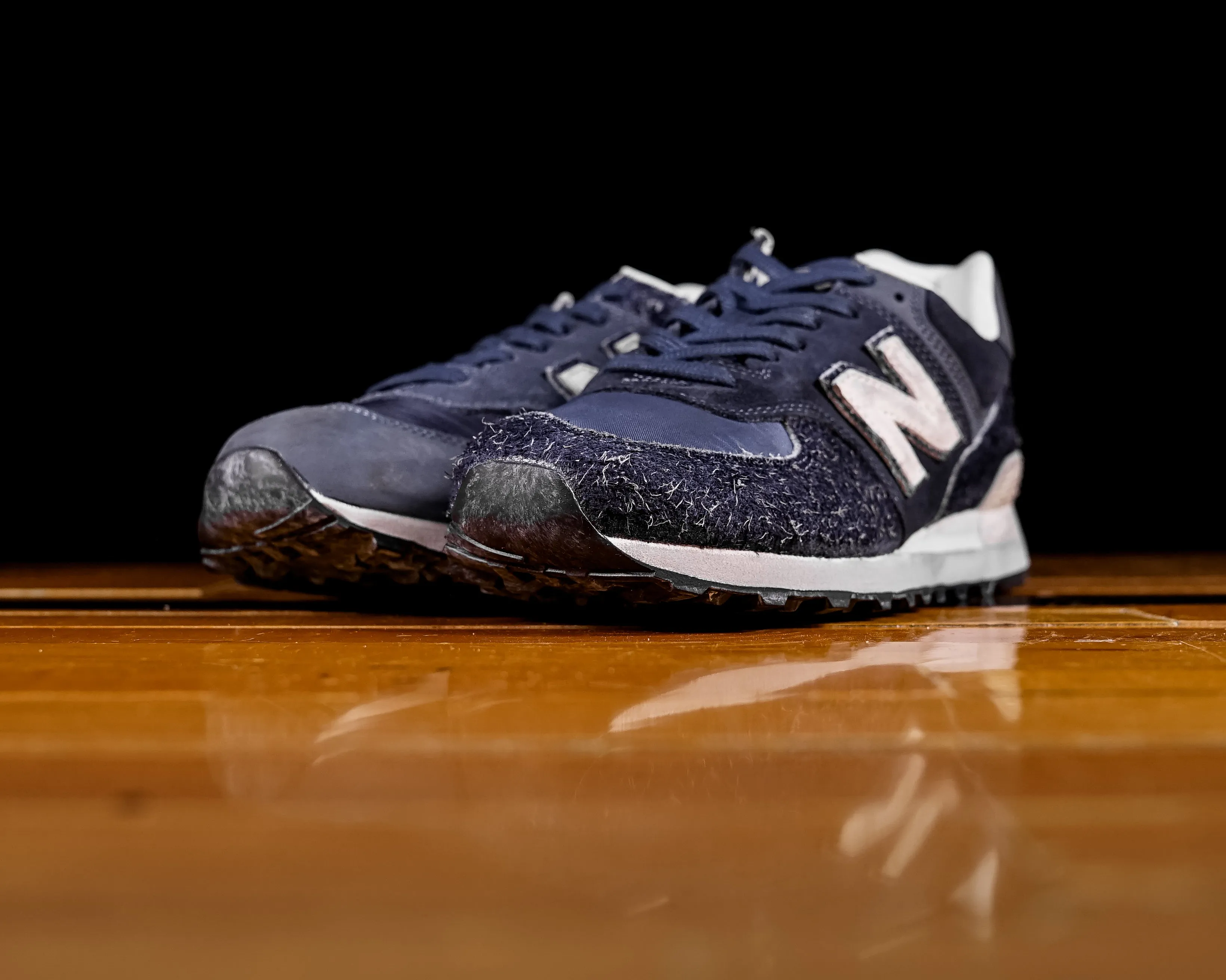 New Balance Cross Trainer New Balance x Invincible 574 Shoes
