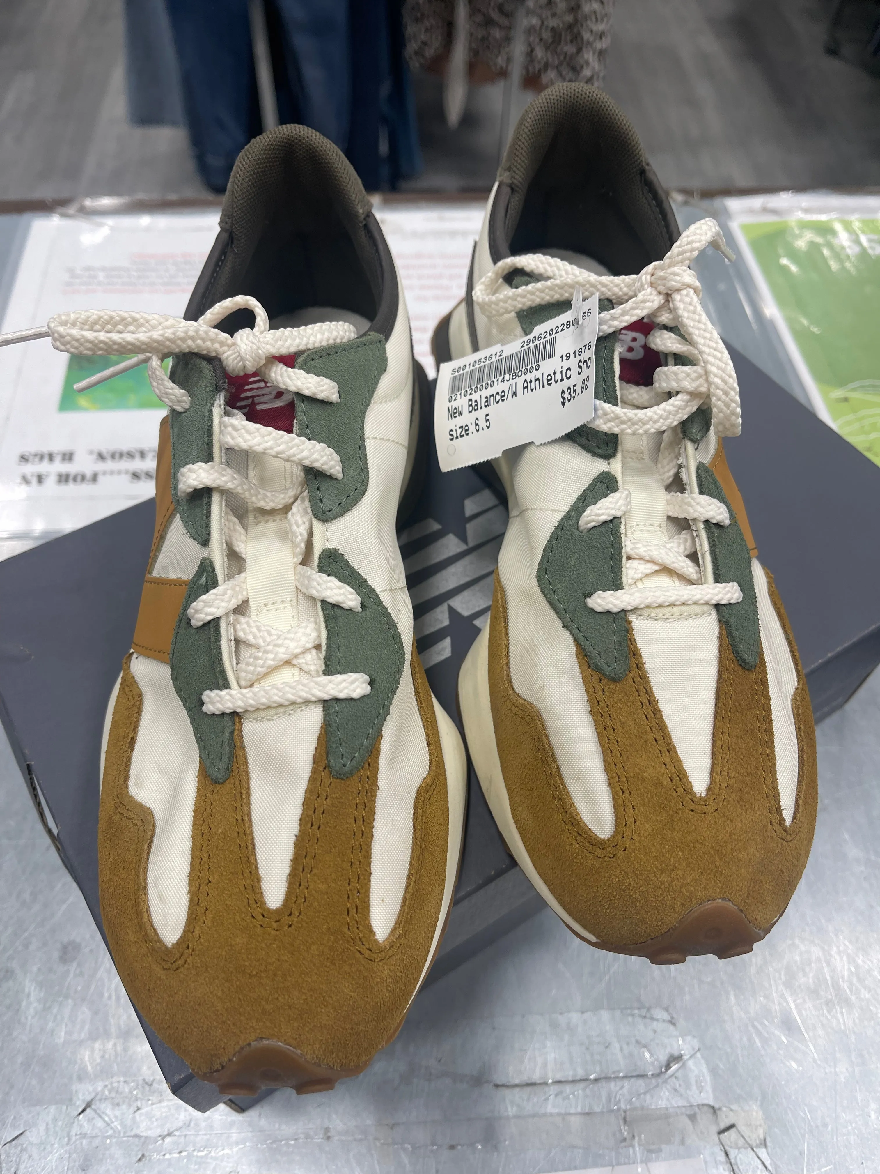 New Balance Athletic Shoes Womens 6.5 New Balance 550 White Pink