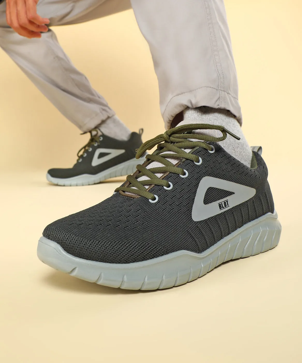 Paragon PUK1230G Men Casual Shoes | Stylish Walking Outdoor Shoes | Daily & Occasion Wear | Smart & Trendy | Comfortable Cushioned Soles Sneakers Movie Review