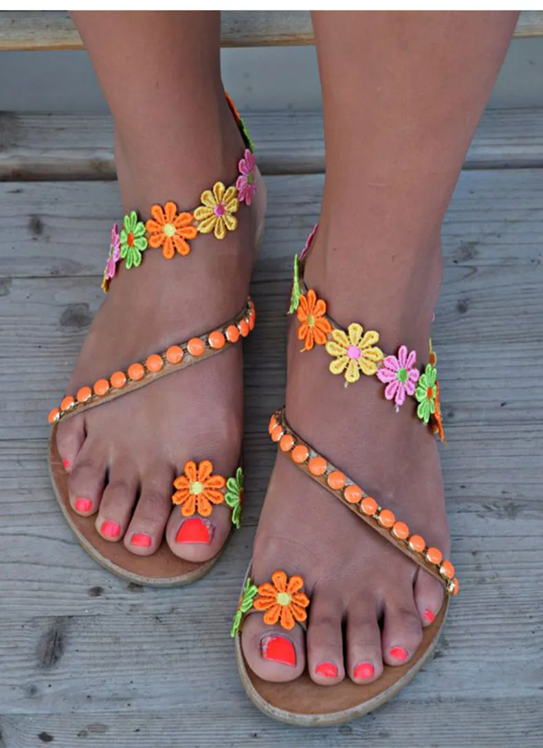 Flip Flops Flat Feet Sandales t chic / Women Sandals Bohemia Style Summer Shoes For Women Flat Sandals Beach Shoes 2019 Flowers Flip Flops Plus Size Chaussures Femme