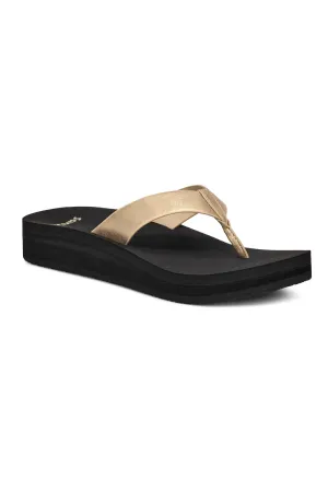 Thin Sole Flip Flops Sanuk Highland Metallic Heeled Flip Flops for Women in Champagne | 1158470-CHMP