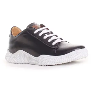 Sneakers In Leather Scallop Sole Sneaker