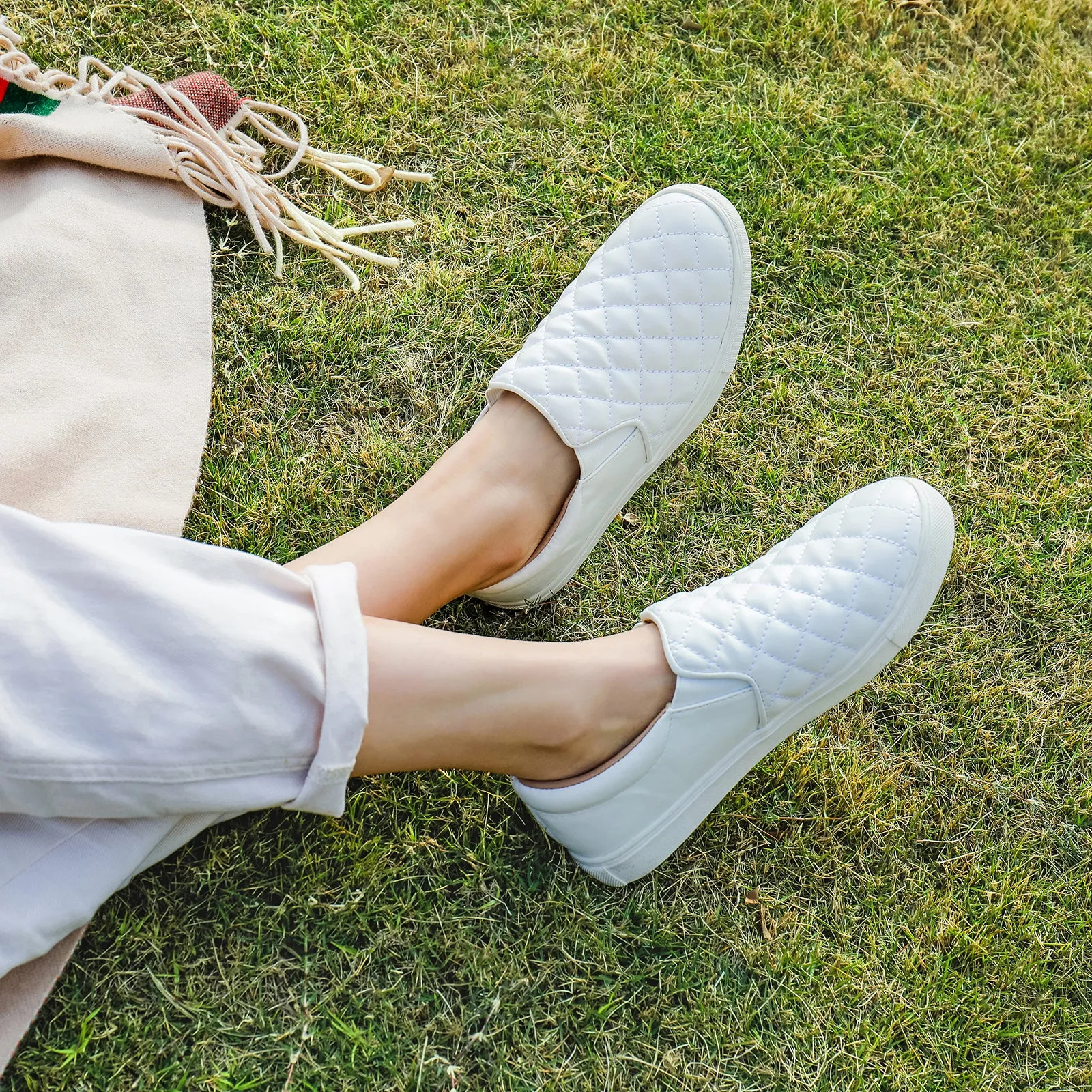 Ny Loafers STQ Loafers for Women Memory Foam Slip On Sneakers EleeS Quilted 1.0 Comfort Fall Shoes