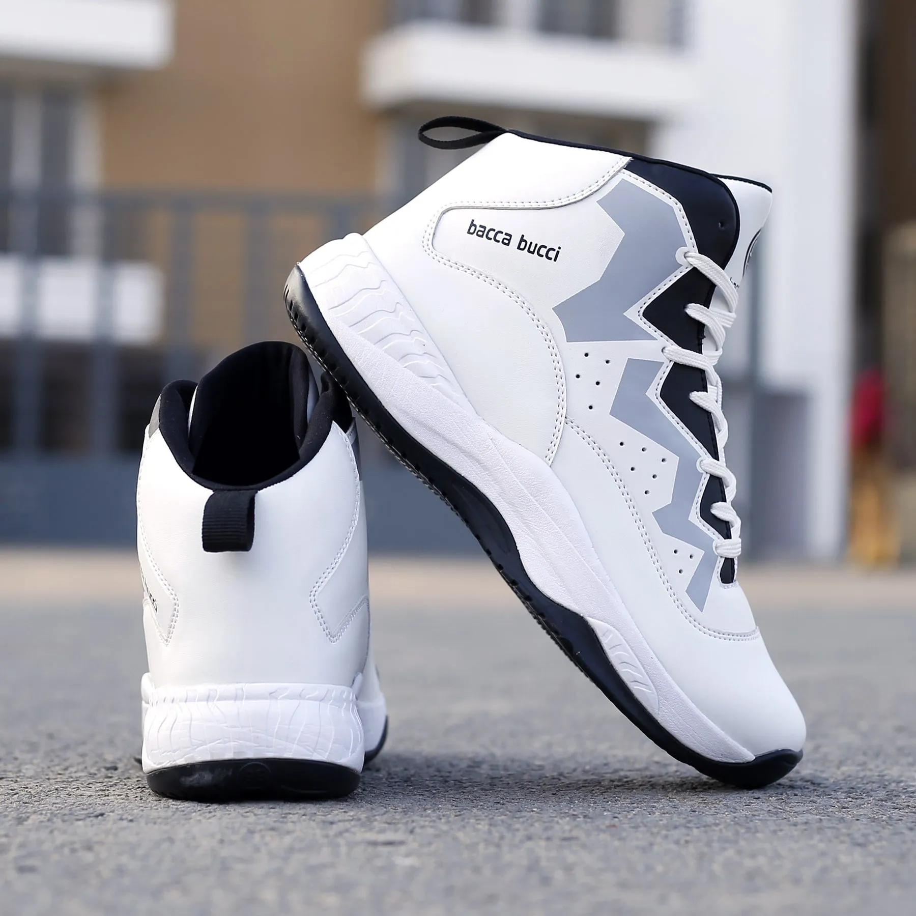 Sneakers Size 8.5 Bacca Bucci Maze