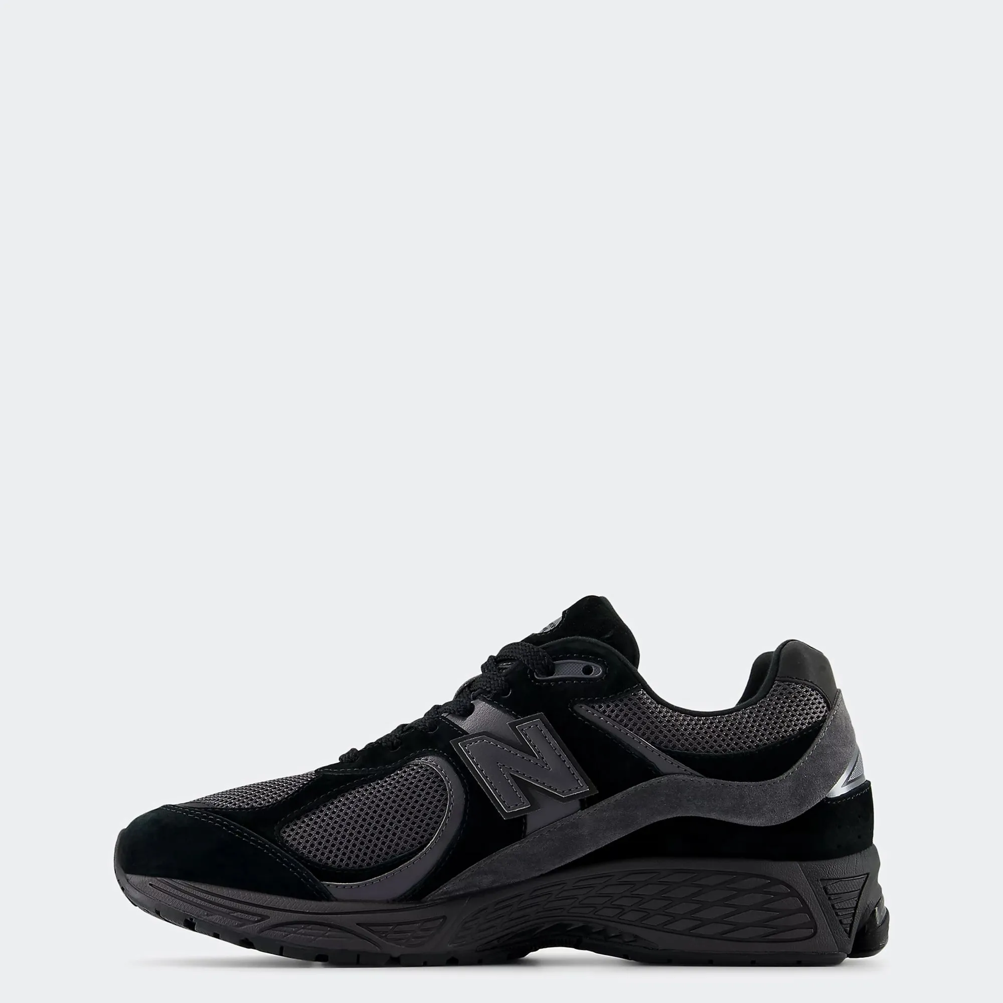 New Balance 747 Unisex New Balance 2002R Shoes Black
