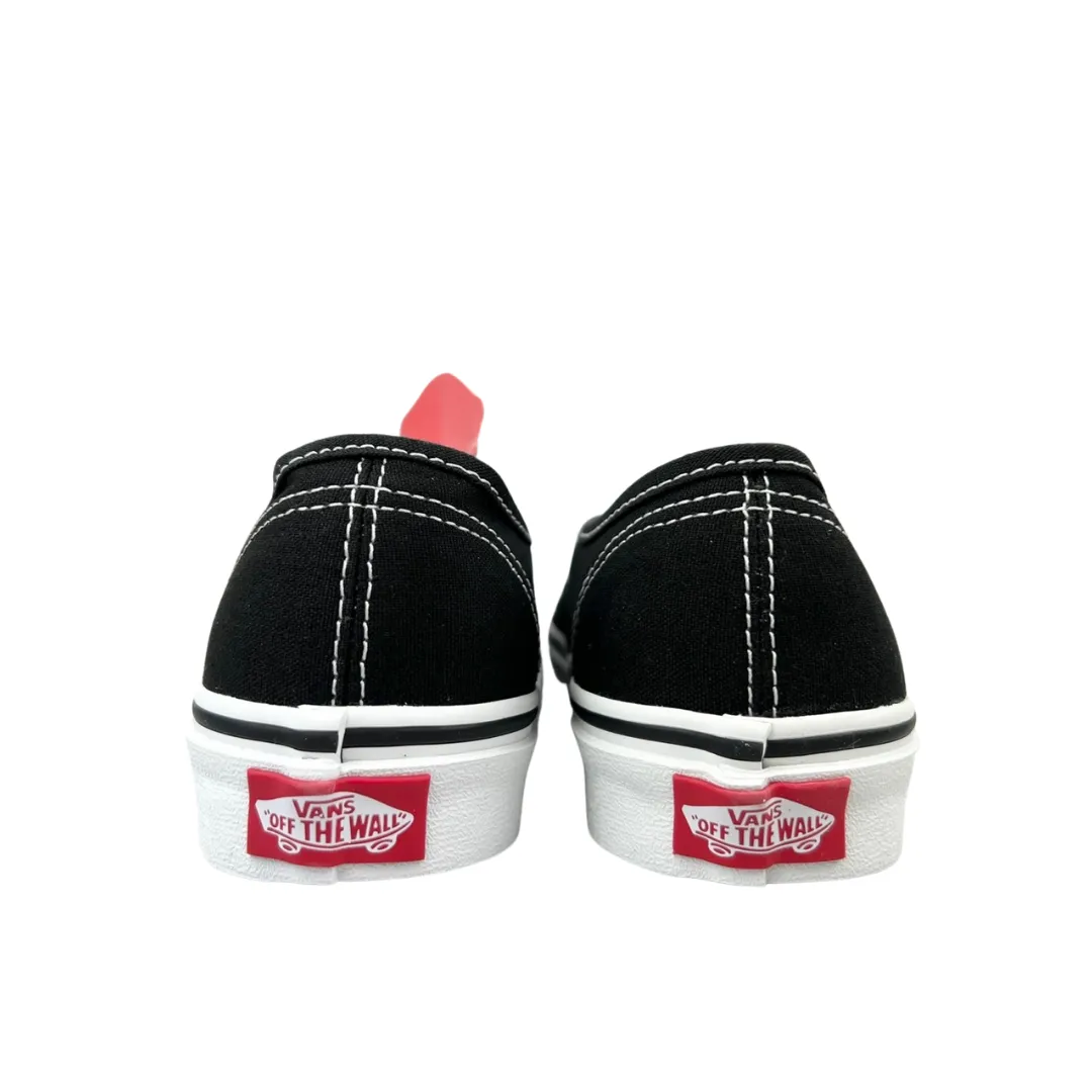 VANS Authentic Black/White Jeans And Sneakers Outfit