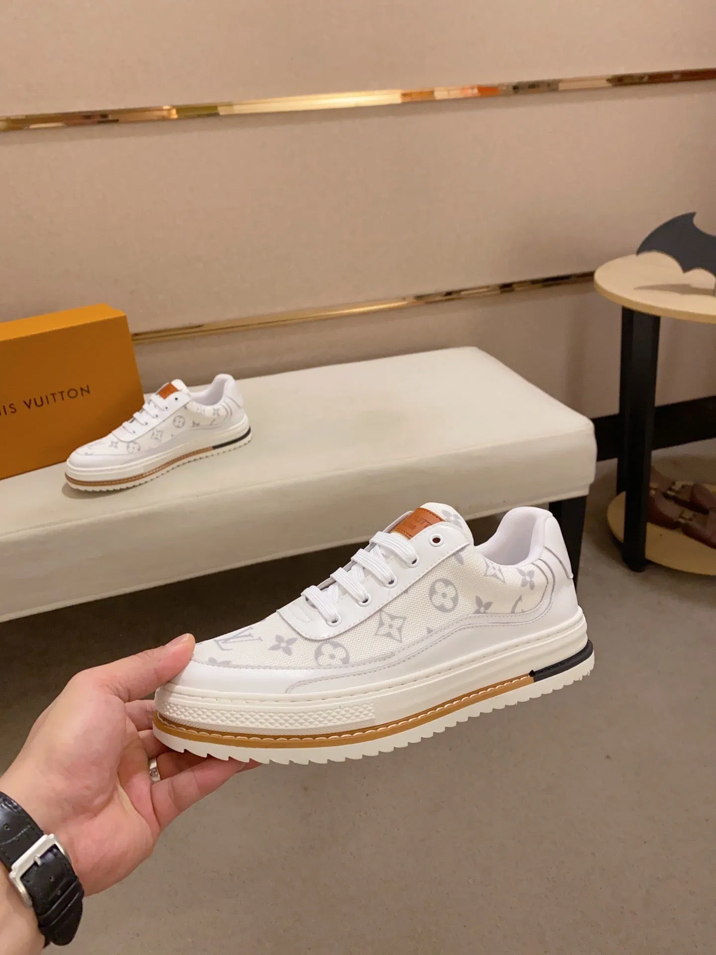 MSE079 LB Men's Sneakers / Size7-10 Sneakers Sold