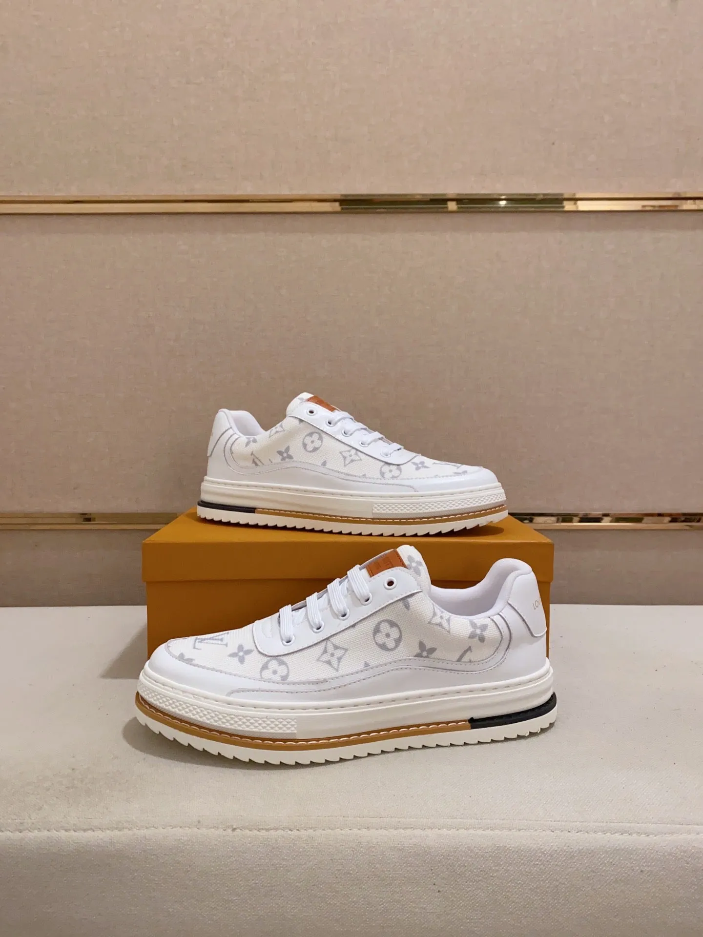 MSE079 LB Men's Sneakers / Size7-10 Sneakers Athletic